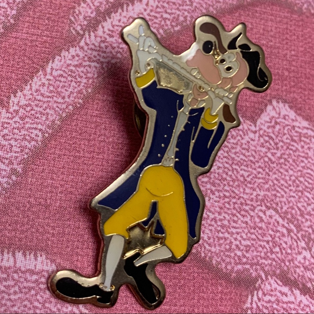 Vintage 1989 Patriotic Goofy Playing a Fife Pin!